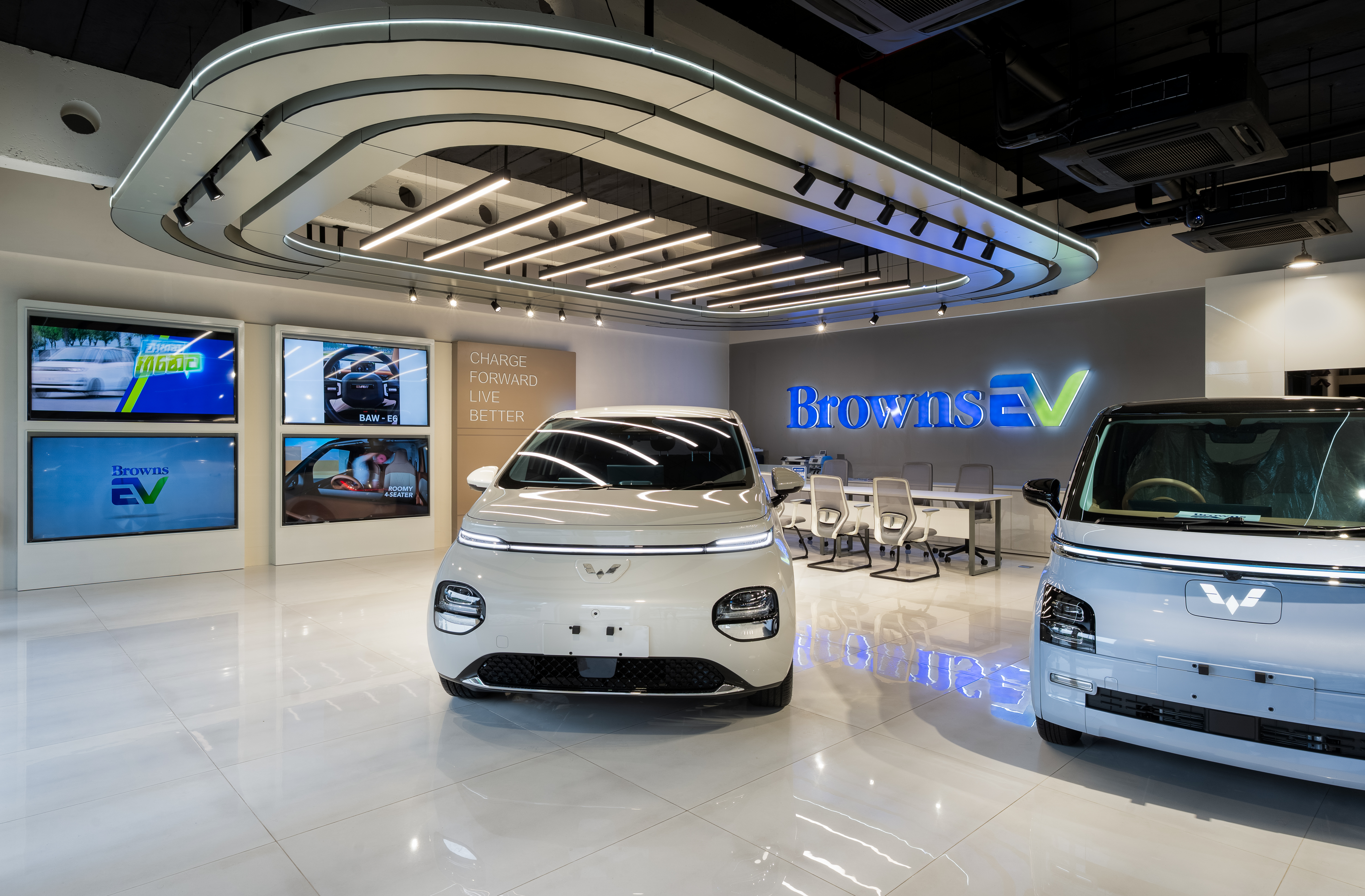 Browns Ev Showroom - Image 7